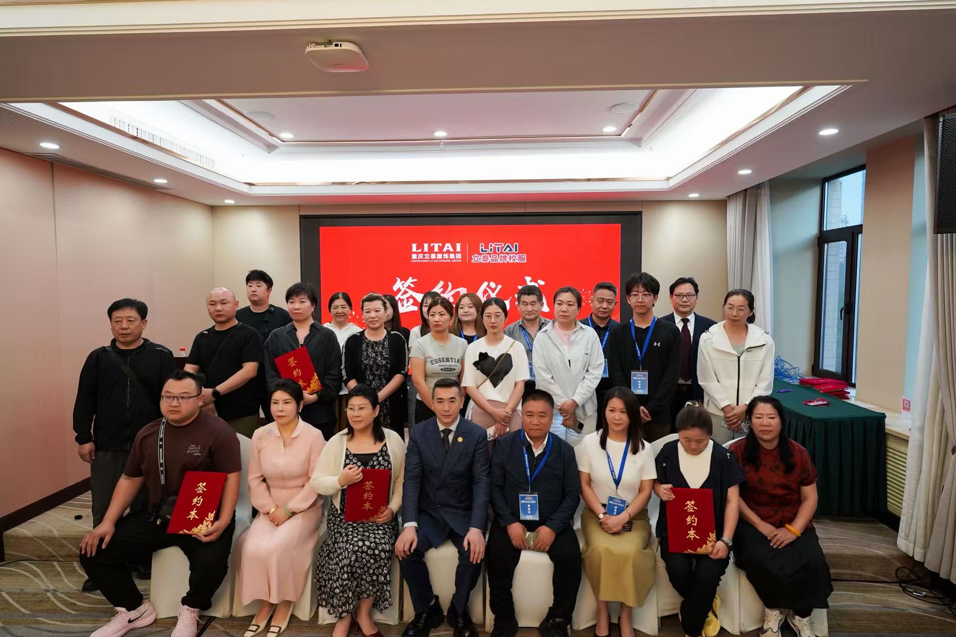 全域赋能校园标准化建设！重庆立泰服饰集团全面落地江西八城“一市一款”校服供应-7466-立泰校服定制
