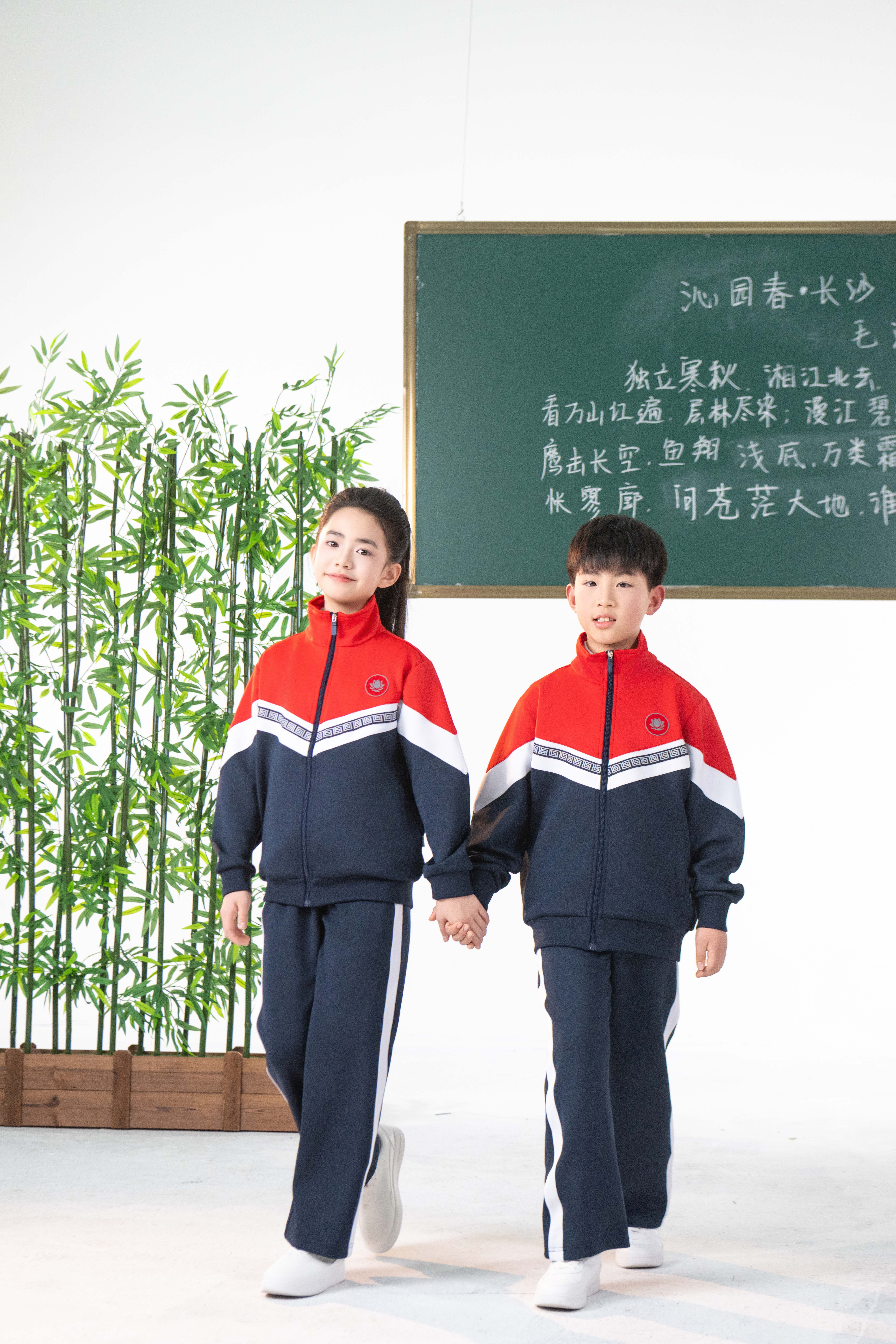 # 夯实供应链底座 重庆立泰服饰筑牢校园服饰供给保障-8989-立泰校服定制